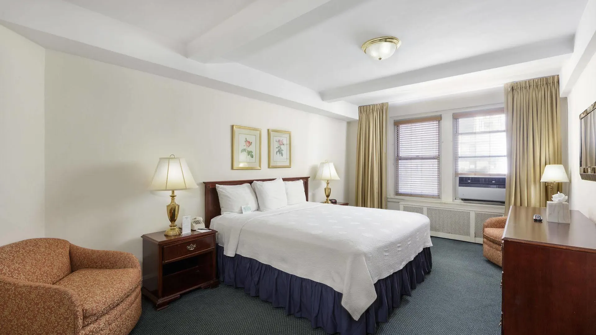 Salisbury Hotel New York 3*,